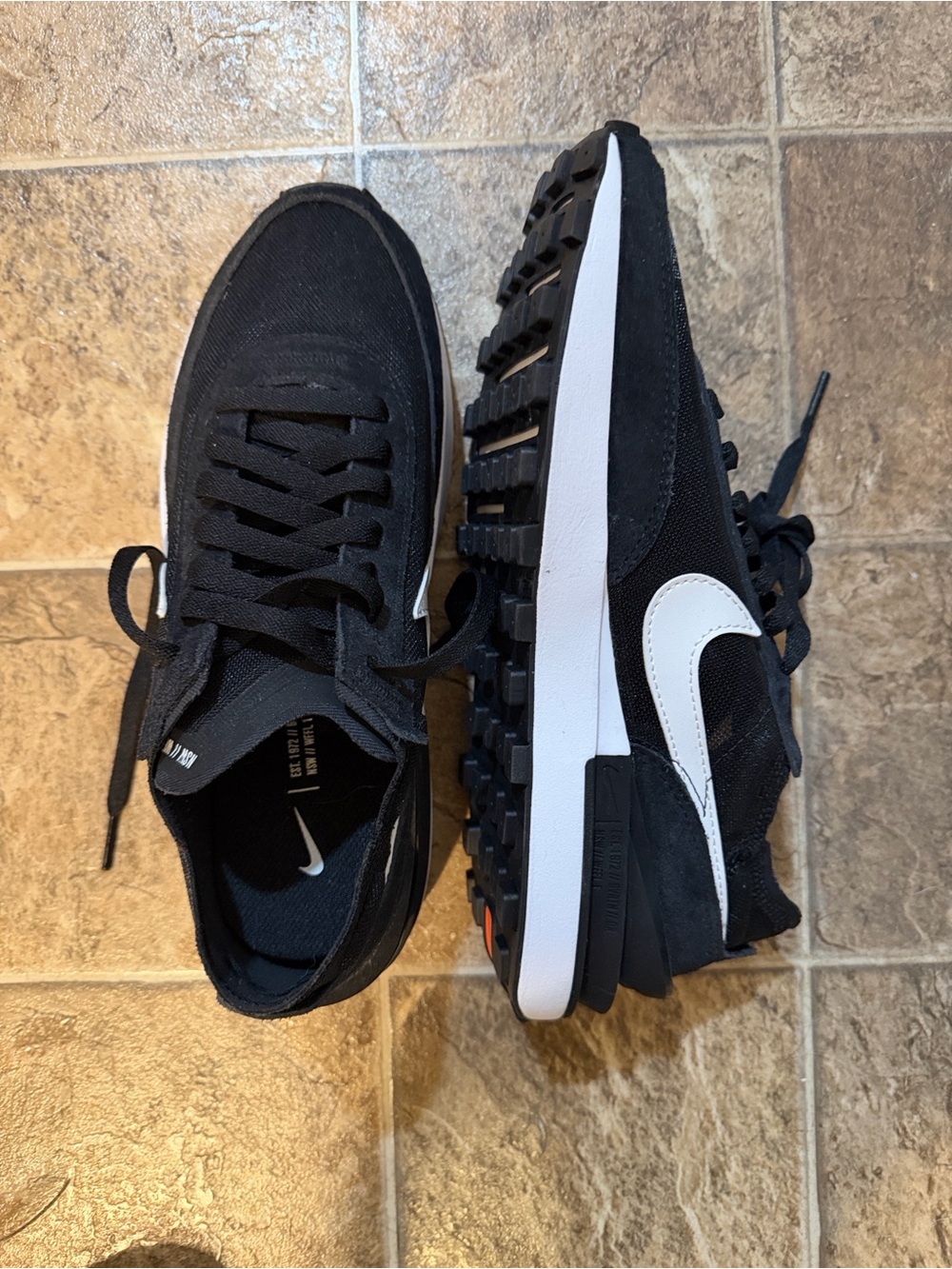 Nike Women's NWOT Black & White Waffle-Style Sneakers